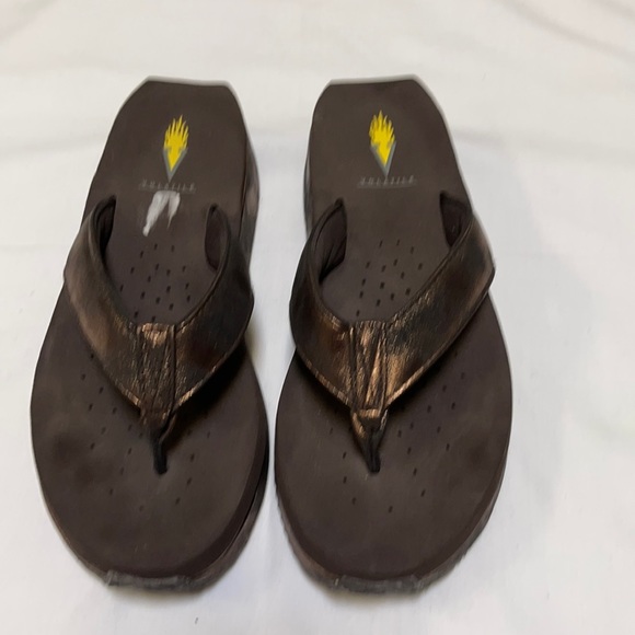 Volatile slip on Sandal Size: 8